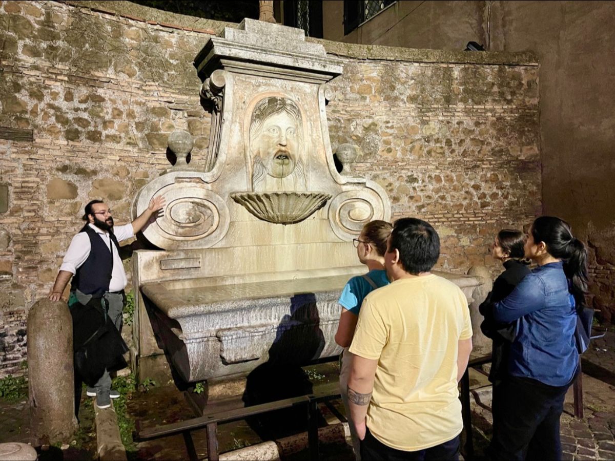 Guide during ghost tour
