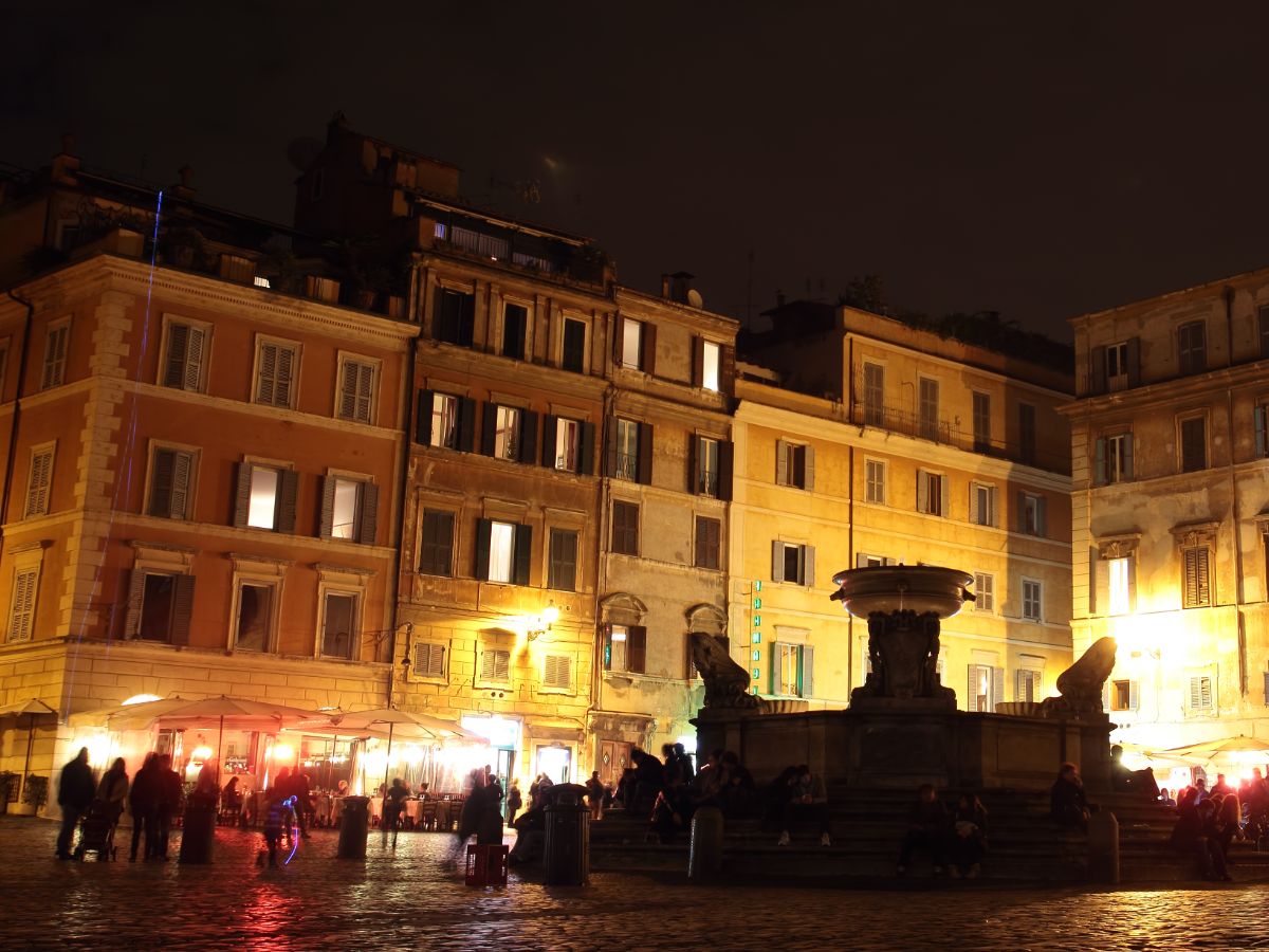 Trastevere at night