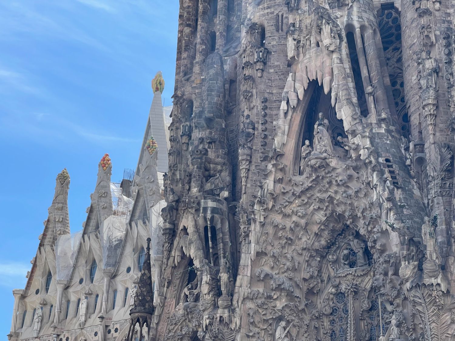 Facade-of-sagrada-familia.jpg